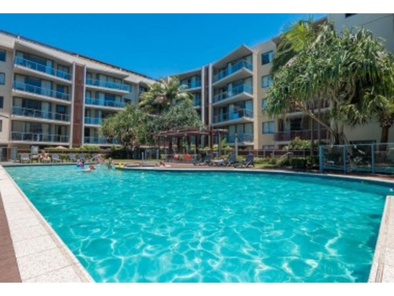 Swell Resort – 1 Ocean Street, Burleigh Heads QLD 4220