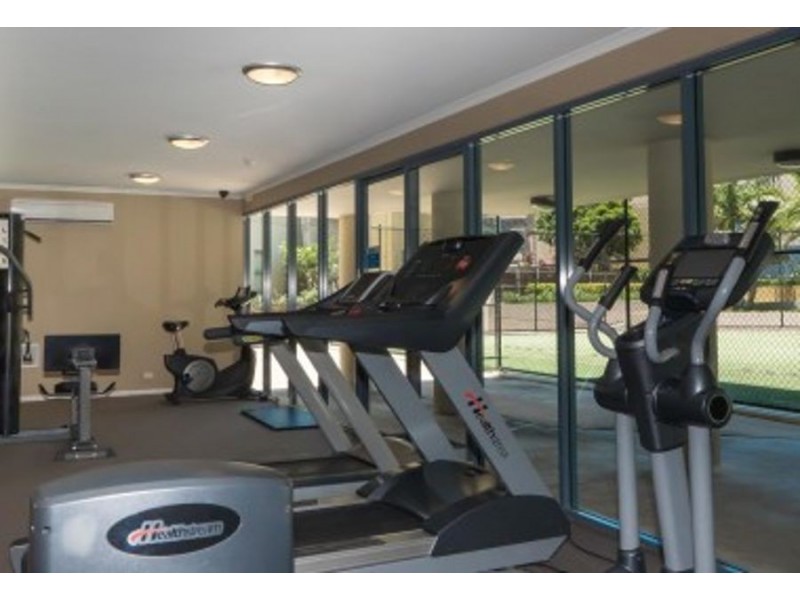 Swell Resort – 1 Ocean Street, Burleigh Heads QLD 4220