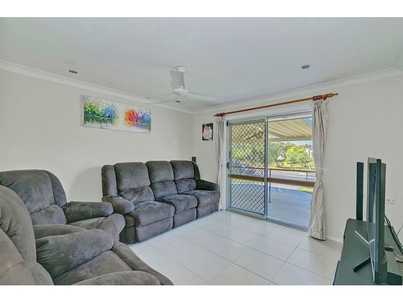 21 SILVERTOP ST, Hillcrest QLD 4118