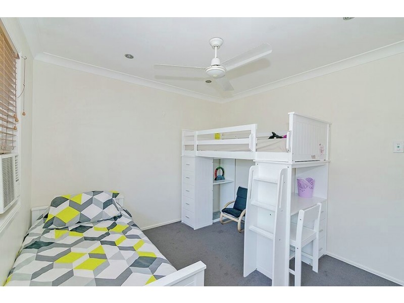 21 SILVERTOP ST, Hillcrest QLD 4118