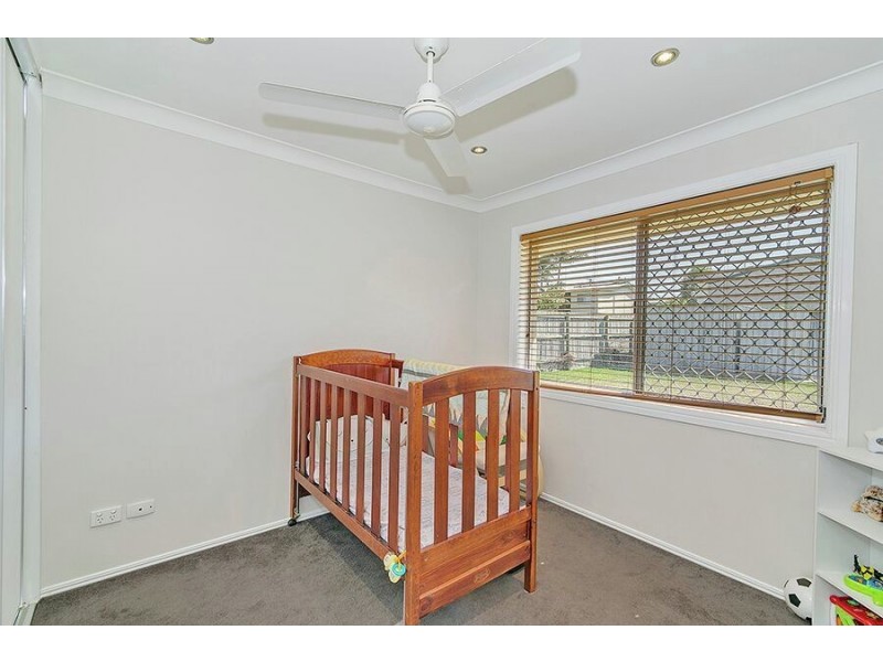 21 SILVERTOP ST, Hillcrest QLD 4118