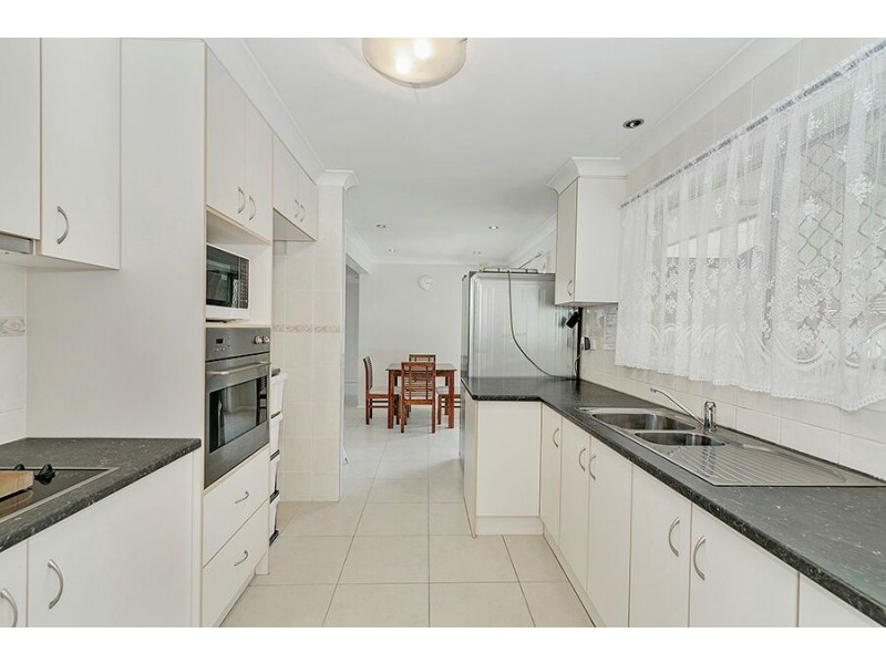 21 SILVERTOP ST, Hillcrest QLD 4118
