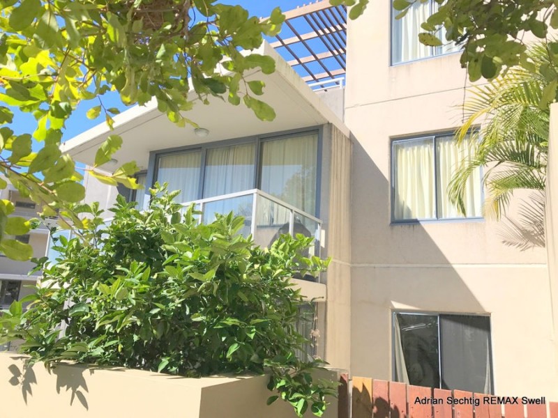 2055 1 Ocean Street, Burleigh Heads QLD 4220