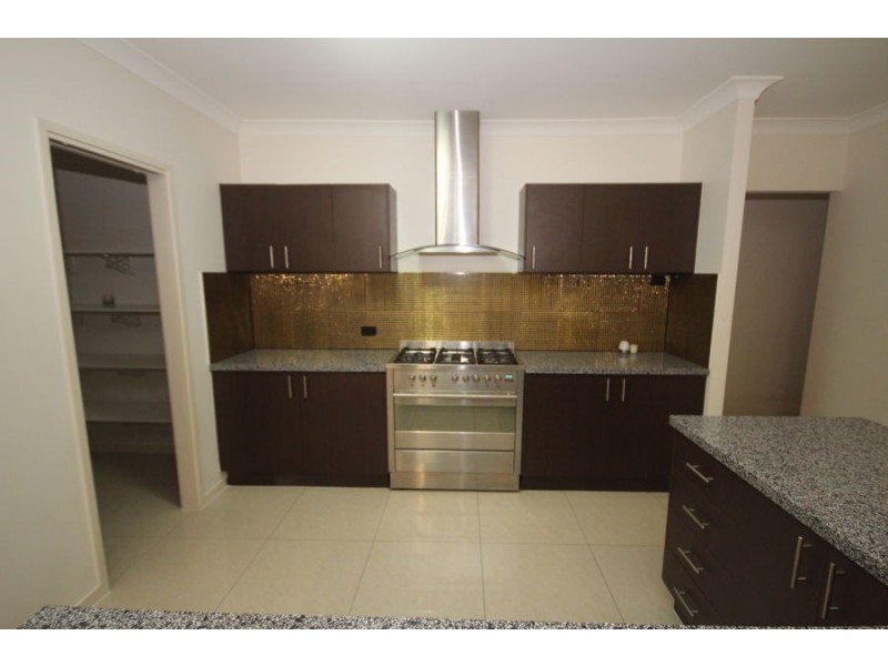 37 Injune Cct, Calamvale QLD 4116