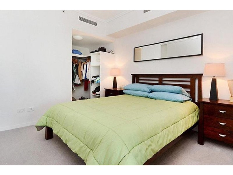 11502 8 Harbour Road, Hamilton QLD 4007