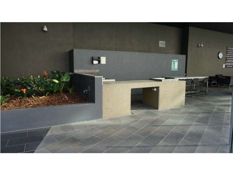 11502 8 Harbour Road, Hamilton QLD 4007