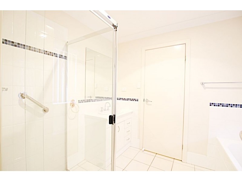 4 Blueberry Ash Court, Boronia Heights QLD 4124