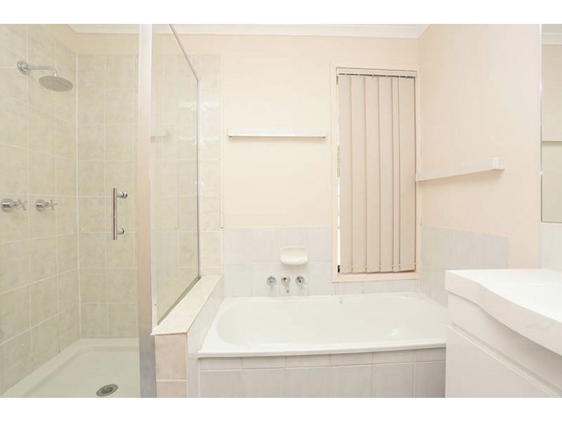 32 Staydar Crescent, Meadowbrook QLD 4131