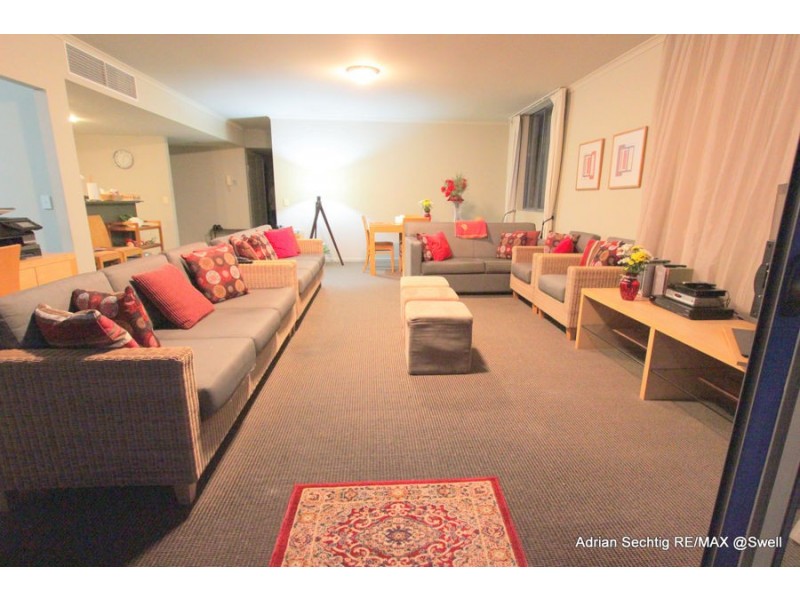 2068 1 Ocean Street, Burleigh Heads QLD 4220