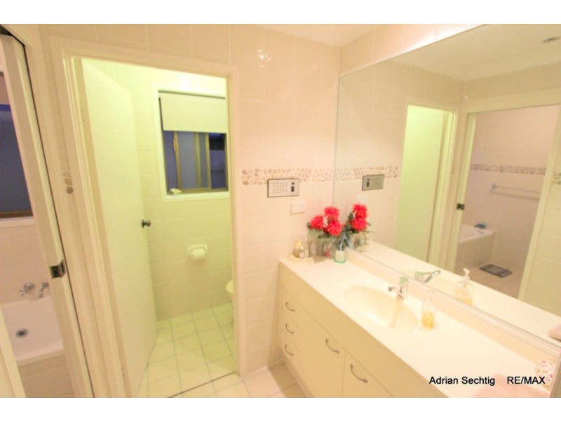 3 Petunia Court, Miami QLD 4220