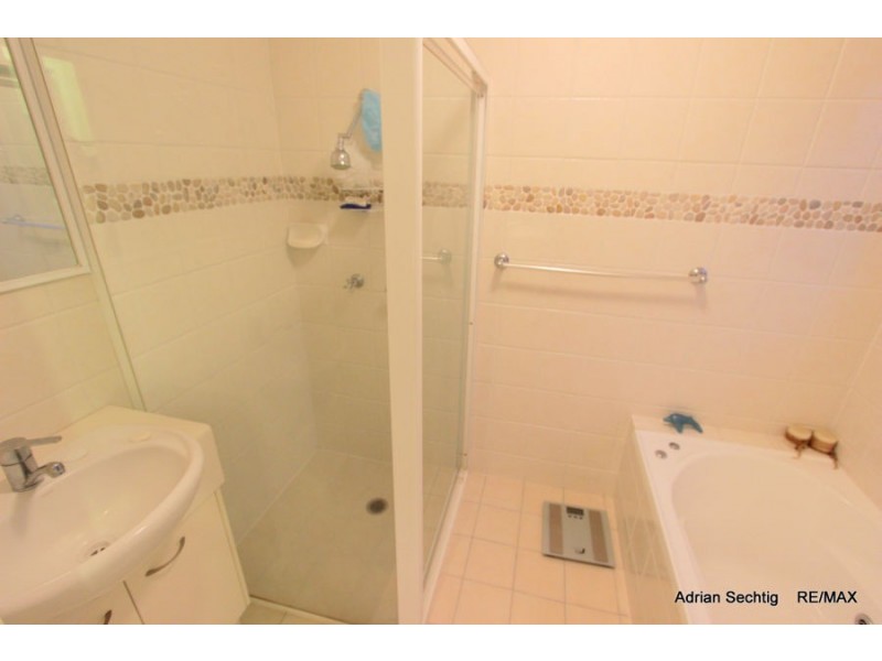 3 Petunia Court, Miami QLD 4220