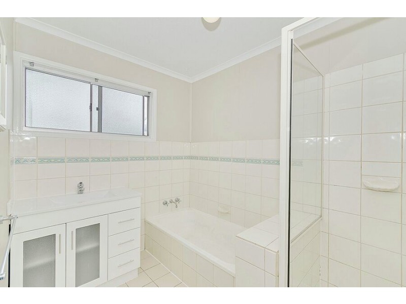 18 Bluegum dr, Marsden QLD 4132