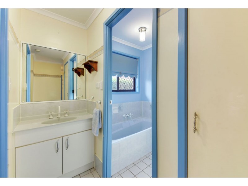 16 APEX ST, Marsden QLD 4132