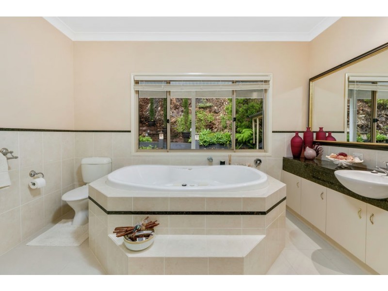 32 Leyshon Court, Bonogin QLD 4213