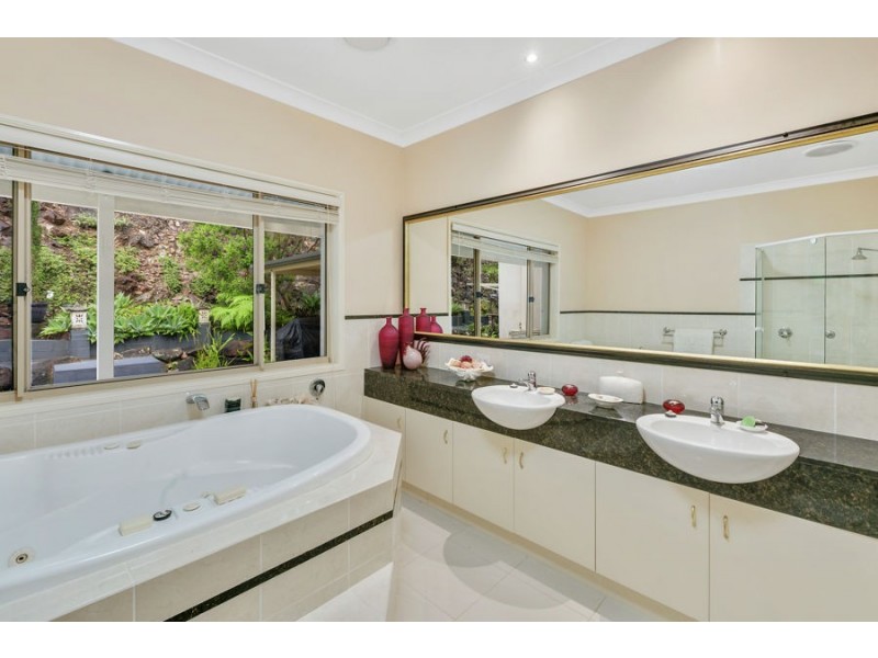 32 Leyshon Court, Bonogin QLD 4213