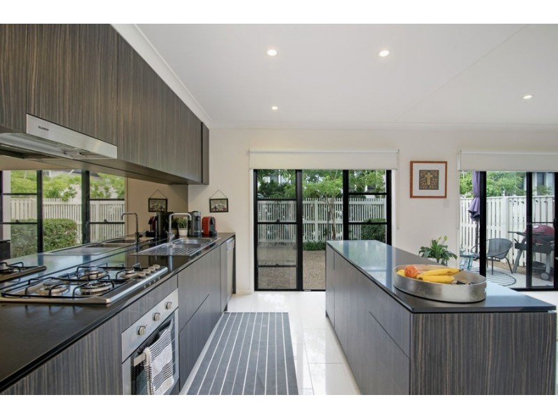 65/18 Archipelago Street, Pacific Pines QLD 4211