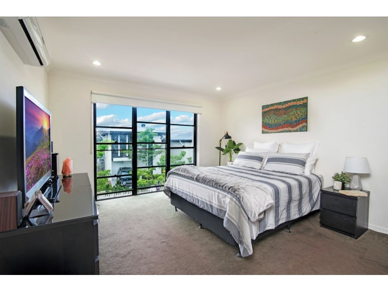 65/18 Archipelago Street, Pacific Pines QLD 4211