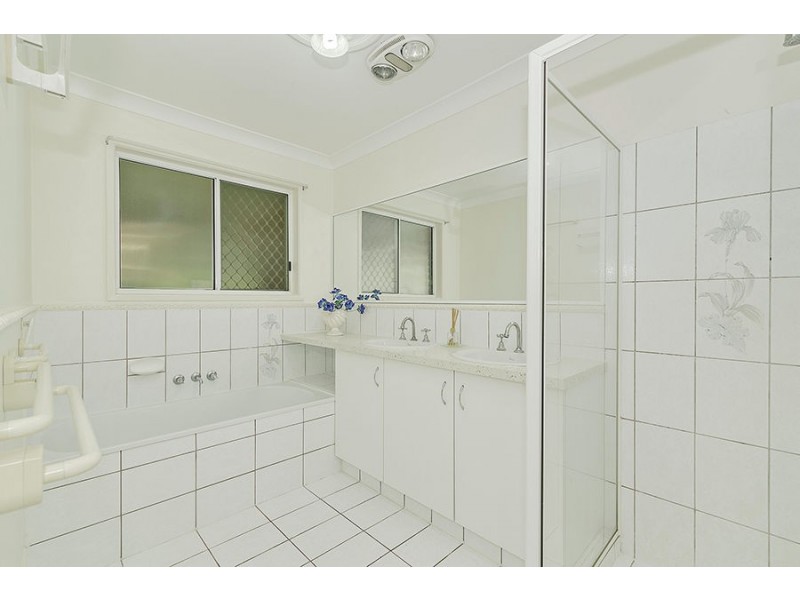 26 PEREGRINE ST, Park Ridge QLD 4125
