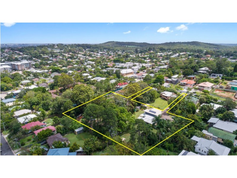 35 Eric Road, Holland Park QLD 4121