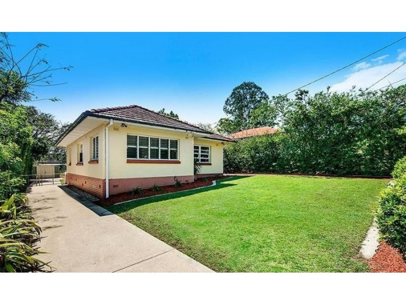 218 Beddoes Street, Holland Park QLD 4121