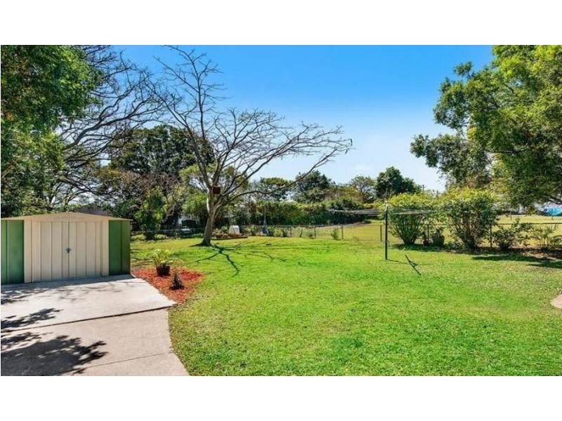 218 Beddoes Street, Holland Park QLD 4121