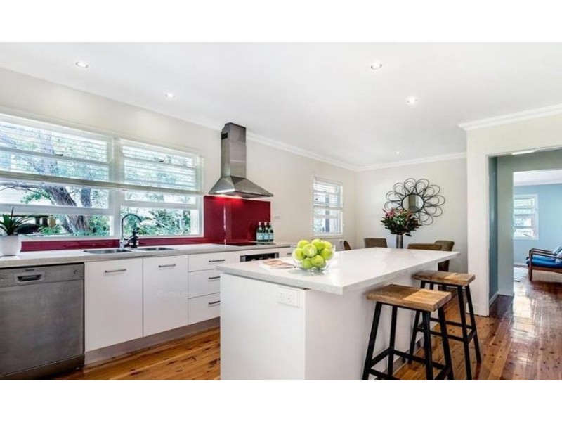 218 Beddoes Street, Holland Park QLD 4121