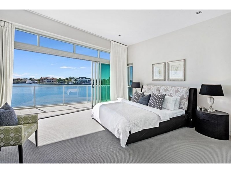18A Ephraim Island Parade, Paradise Point QLD 4216