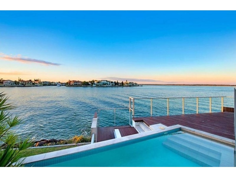 18A Ephraim Island Parade, Paradise Point QLD 4216