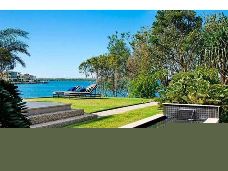 18A Ephraim Island Parade, Paradise Point QLD 4216