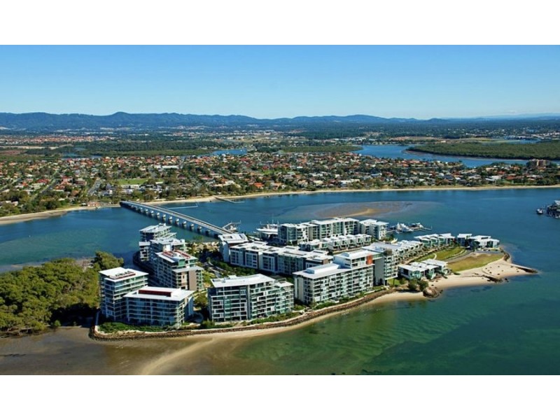 18A Ephraim Island Parade, Paradise Point QLD 4216