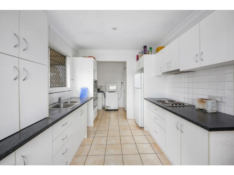 1 Edward Street, Woodridge QLD 4114