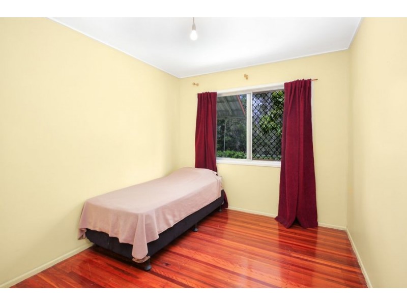 6 Brutus Street, Kingston QLD 4114