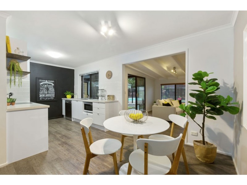 16 Pavuvu Street, Mansfield QLD 4122