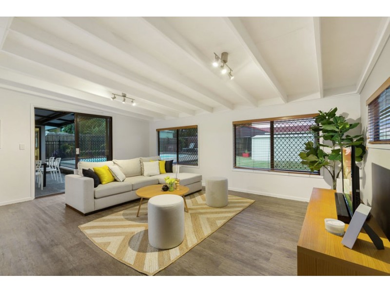 16 Pavuvu Street, Mansfield QLD 4122