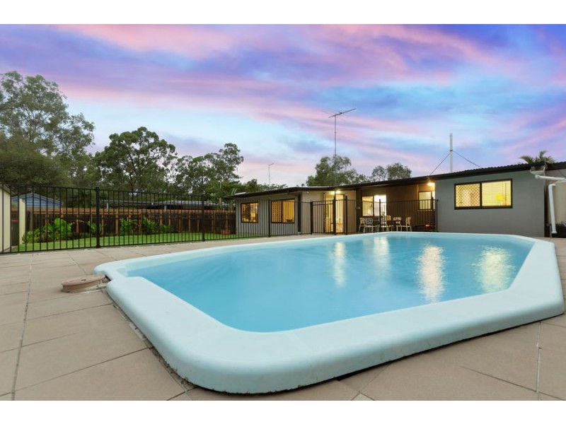 16 Pavuvu Street, Mansfield QLD 4122