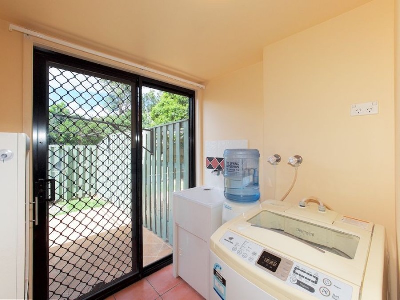 2/65 Pinelands Road, Sunnybank Hills QLD 4109