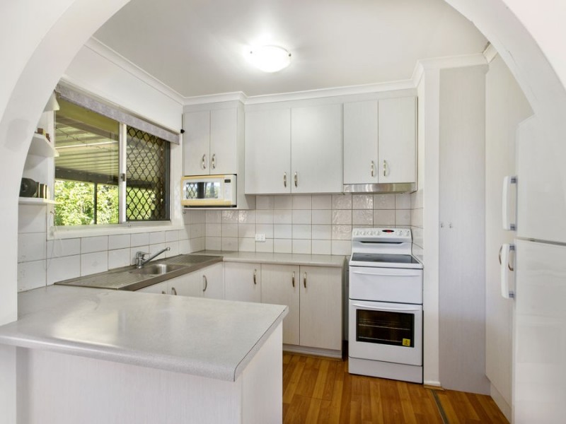 32 BUSHMILLS CT, Hillcrest QLD 4118