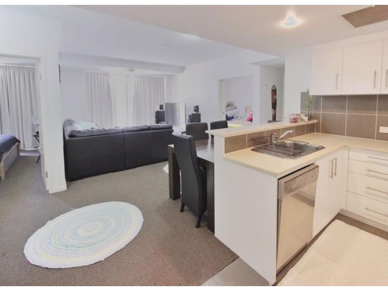 1089/1 Ocean Street, Burleigh Heads QLD 4220