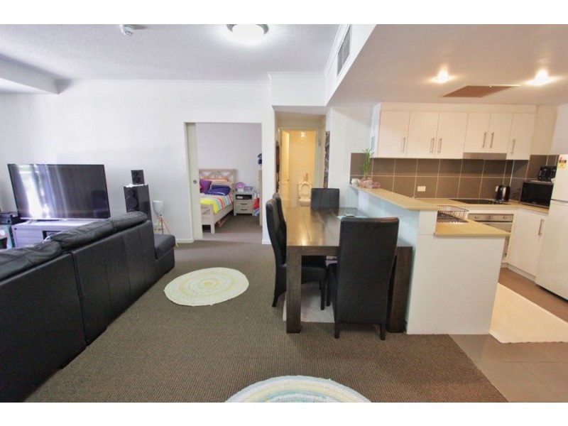 1089/1 Ocean Street, Burleigh Heads QLD 4220