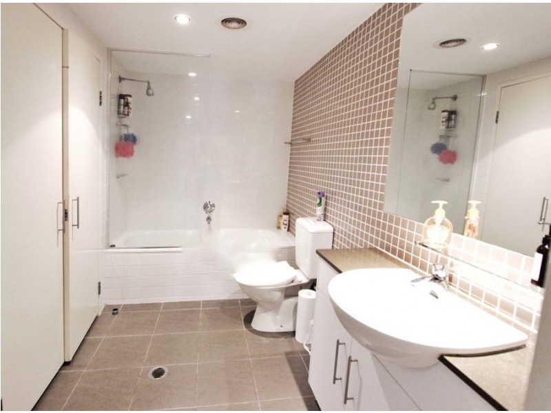 1089/1 Ocean Street, Burleigh Heads QLD 4220