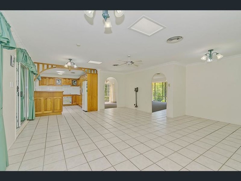 26 Peregrine Street, Park Ridge QLD 4125