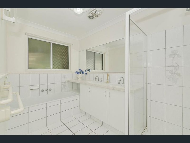 26 Peregrine Street, Park Ridge QLD 4125
