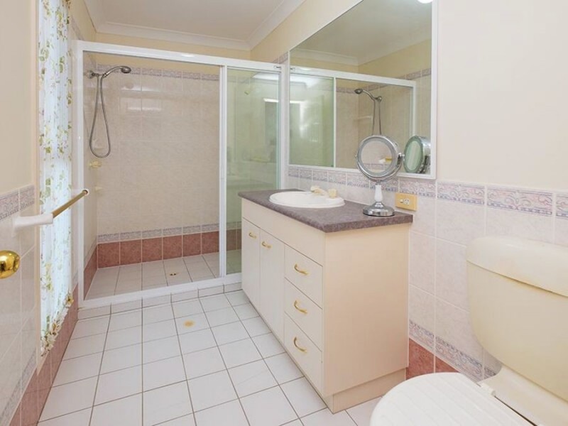 13 Summerfield Pl, Kenmore QLD 4069