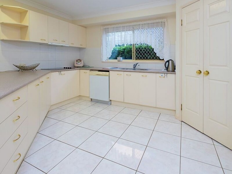 13 Summerfield Pl, Kenmore QLD 4069