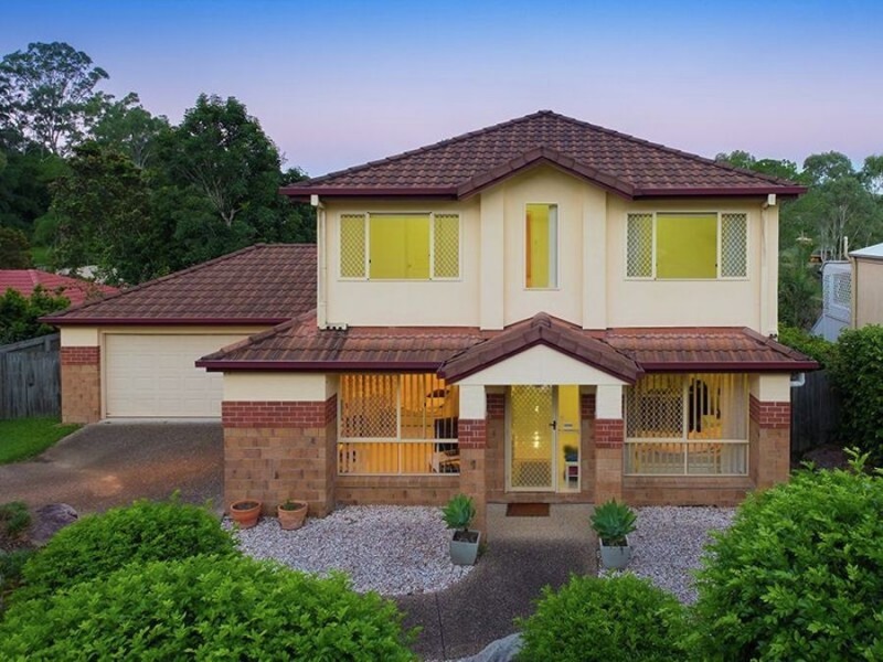 13 Summerfield Pl, Kenmore QLD 4069