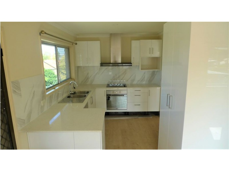 17 Genoa Street, Macgregor QLD 4109