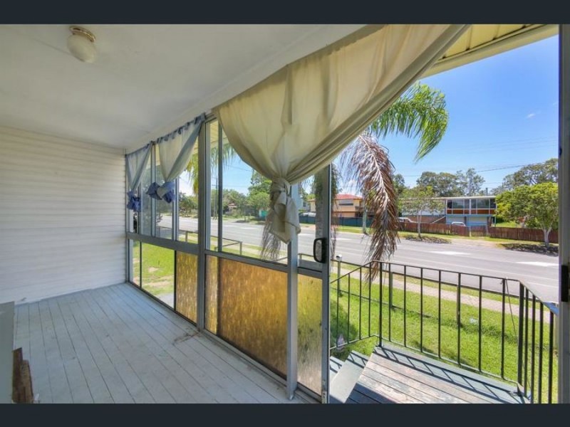 77 Jacaranda Avenue, Logan Central QLD 4114