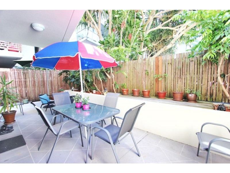 1021/1 Ocean Street, Burleigh Heads QLD 4220