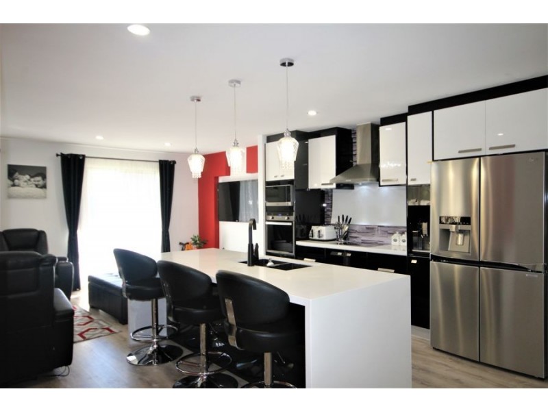 6 HENDON COURT, Boronia Heights QLD 4124