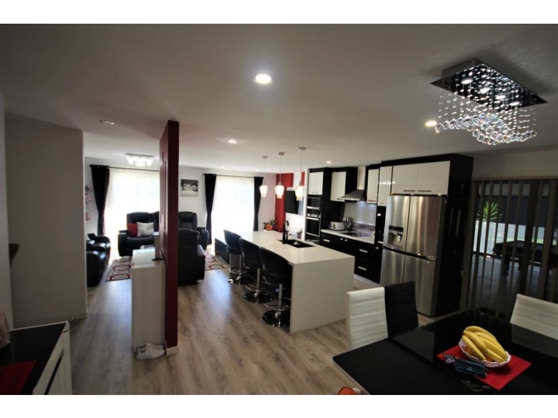 6 HENDON COURT, Boronia Heights QLD 4124